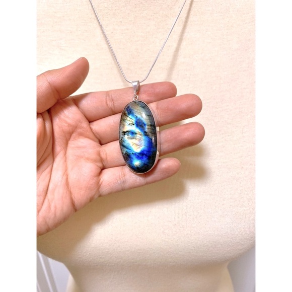π Beautiful shimmering Labradorite necklace - Picture 1 of 10